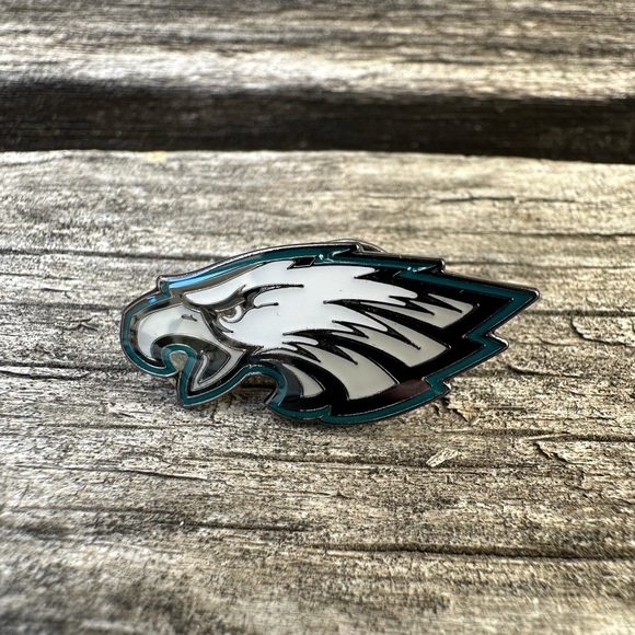 PHI Eagles Classic Enamel Lapel Hat Pin Brooch - Picture 3 of 5